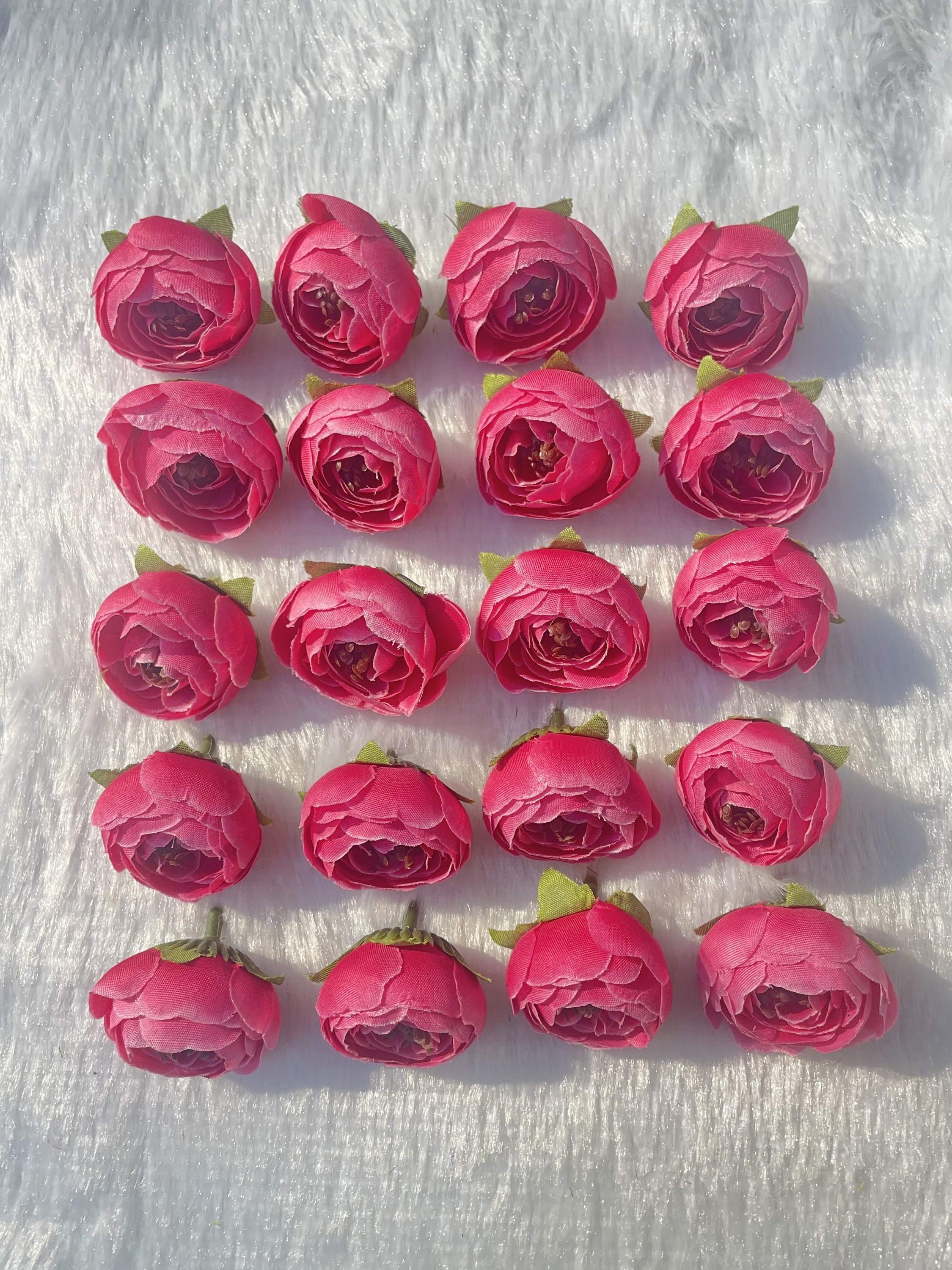 Dark pink Peony (20 pieces)
Size-4cm