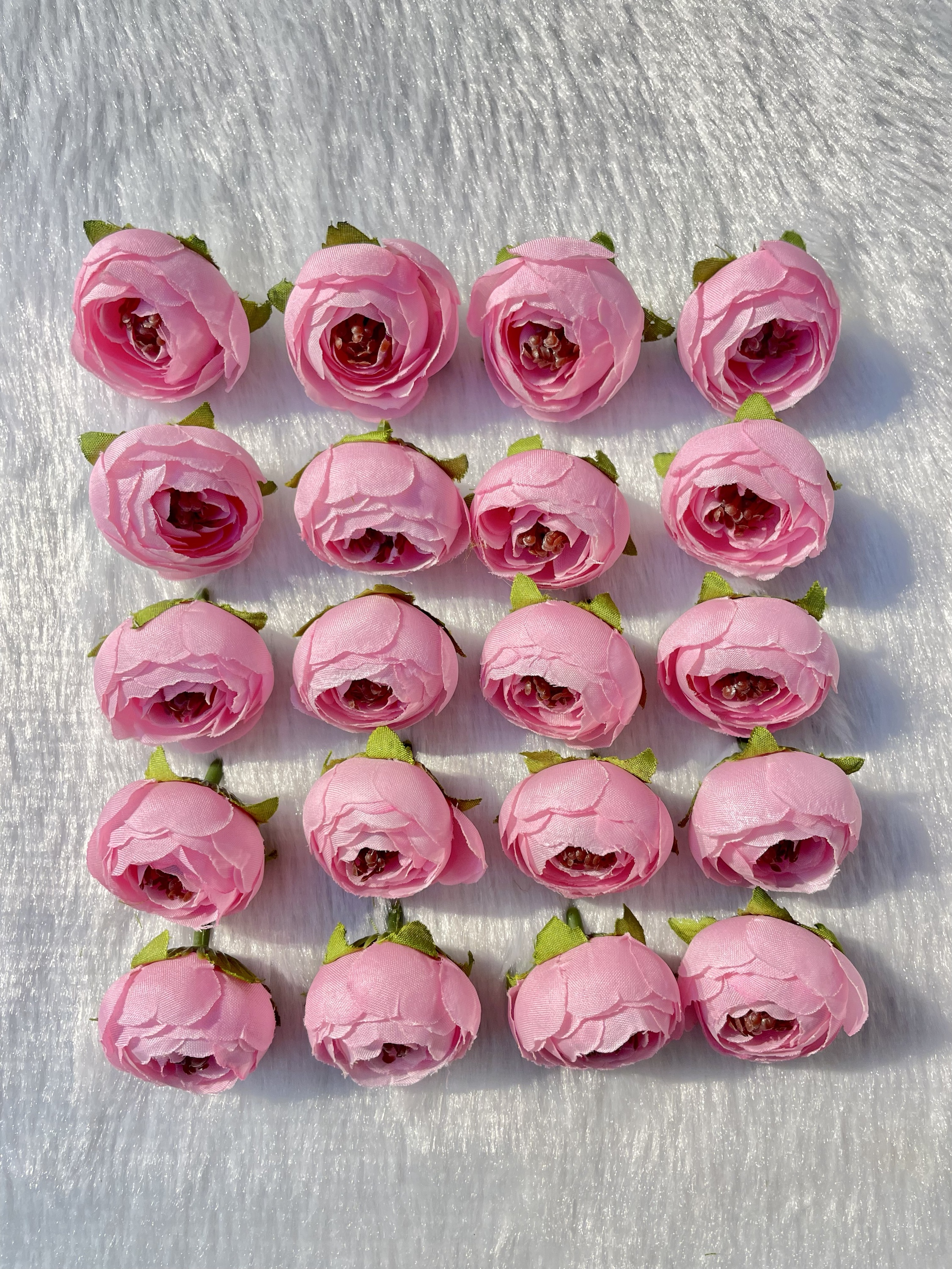 Light pink Peony (20 pieces)
Size-4cm